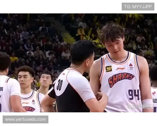 CBA北京主场对阵上海,争夺季后赛席位的关键战役 CBA北京主场对阵上海,争夺季后赛席位的关键战役